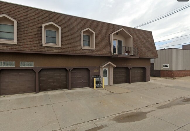 Photo - 202 W 5th St Apartments Unit 23