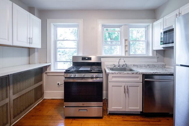 Photo - 787 4th Ave