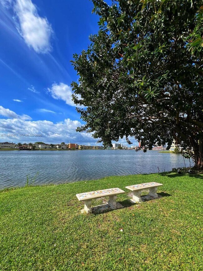 Photo - 1670 NE 191st St Unit 403-3