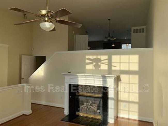 Photo - 436 W 5th Ave