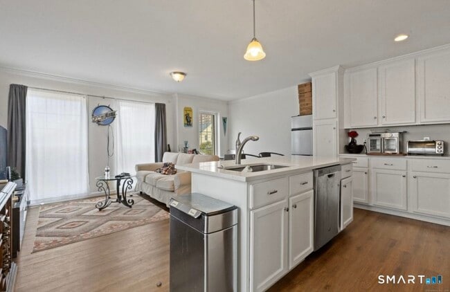 38 W Washington Ave