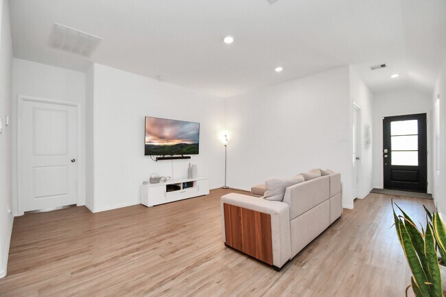 Photo - 18518 Hilltop Climb Dr