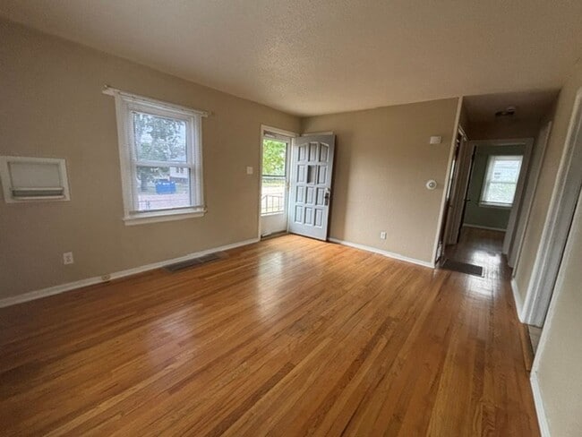 Photo - 2102 S 3rd Ave