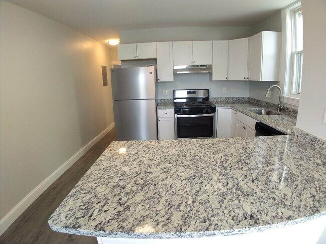 Photo - 114 Falcon St