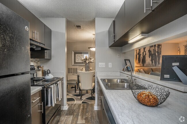 2BR, 2BA - 1,050SF - Kitchen