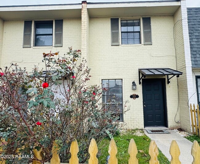 Building Photo - 2419 Robley Dr