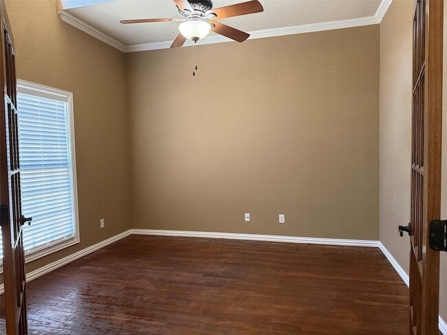 Photo - 2207 Canterbury Dr