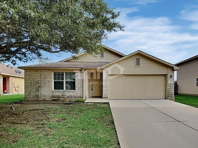 Photo - 207 Wegstrom St