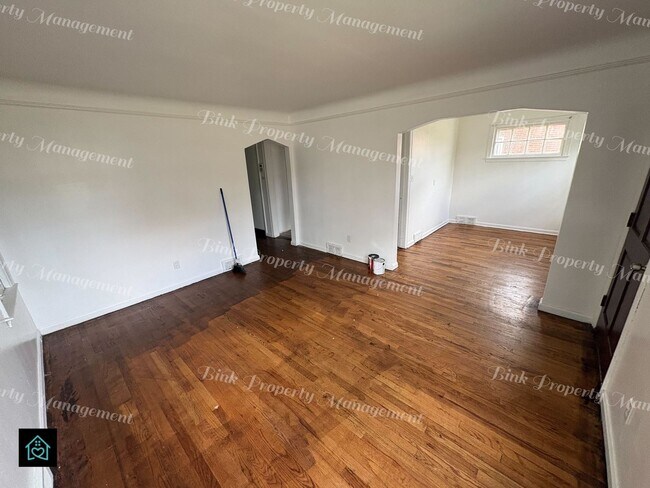Photo - 19373 Barlow St