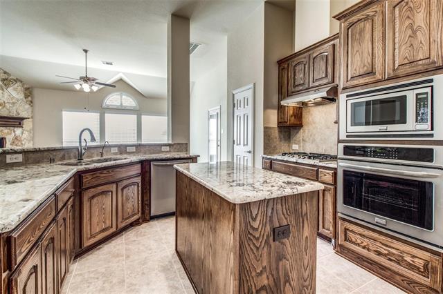 Photo - 323 Westphalian Dr