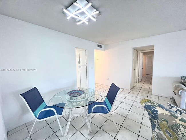 Photo - 3030 Marcos Dr Unit T302