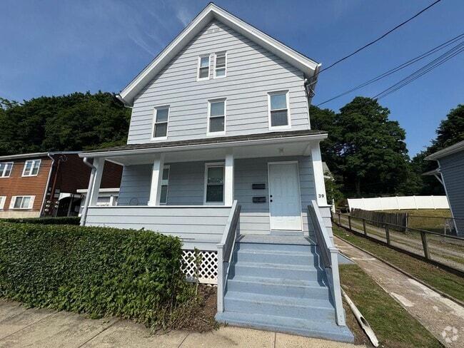 Building Photo - 39 Bank St Unit 1 Rental