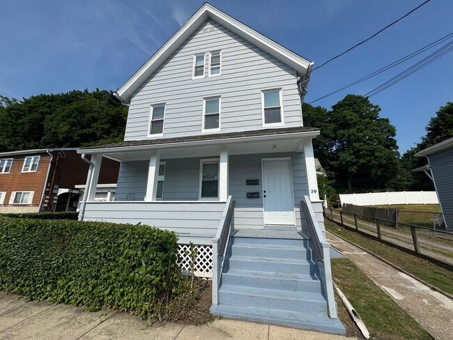Photo - 39 Bank St Apartment Unit 1
