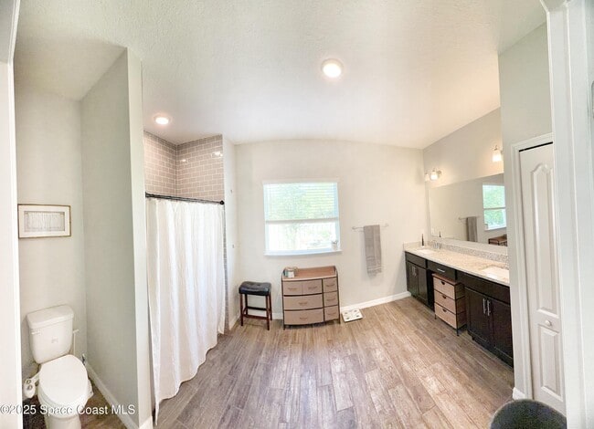 Photo - 948 Alminar Ave SE