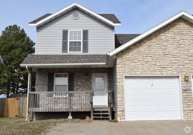 Building Photo - "Be the First to Live with Brand-New Floors!" Rental