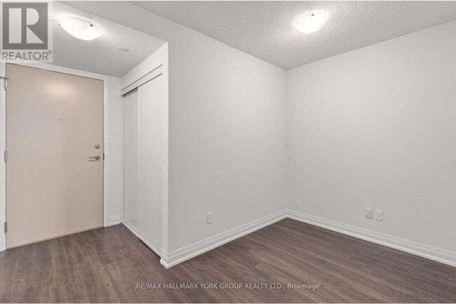 Photo - 20 Meadowglen Pl Unité 903