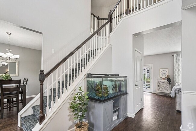 Building Photo - Luxurious 4-Bedroom Furnished Home in West...