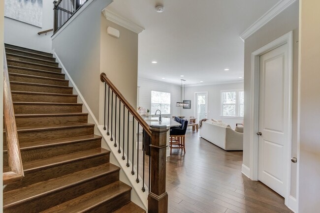 Photo - 1450 Edgebrook Ct NE