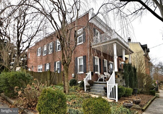 Building Photo - 318 W 2nd St Rental