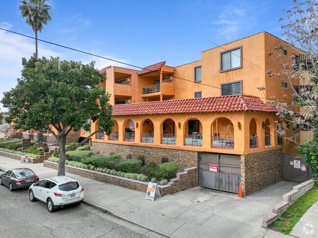 1377 E Windsor Rd Glendale - Windsor Villas