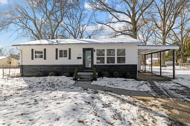 Building Photo - 1655 Fenmore Dr