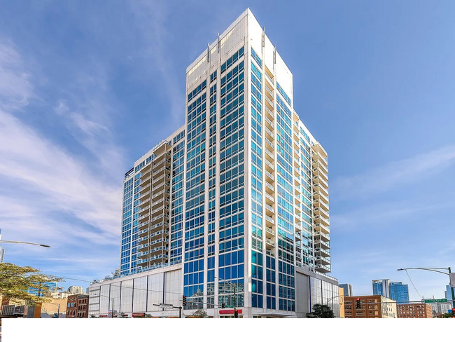 Building Photo - 757 N Orleans St Unit 706