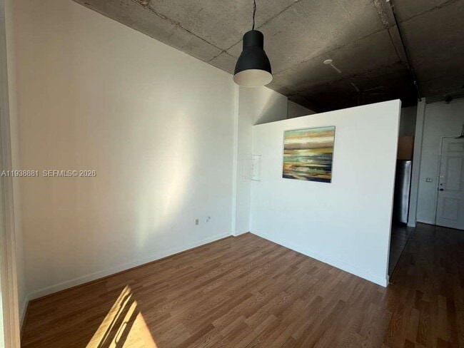 Photo - 2100 Van Buren St Unit 501