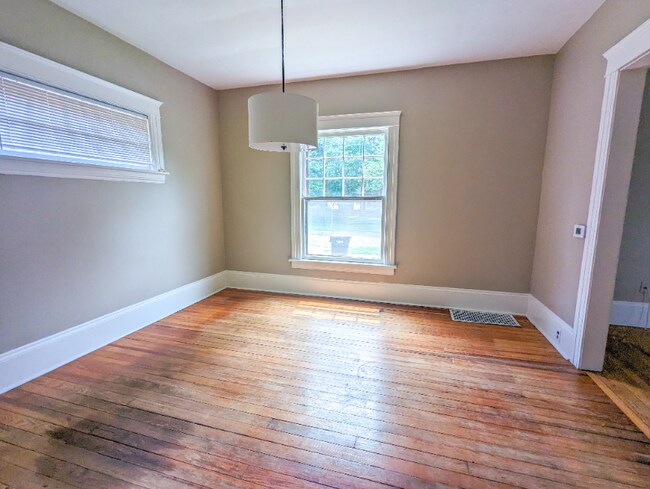 211 S W Ave