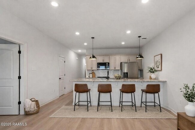 Photo - 606 Guillot Rd