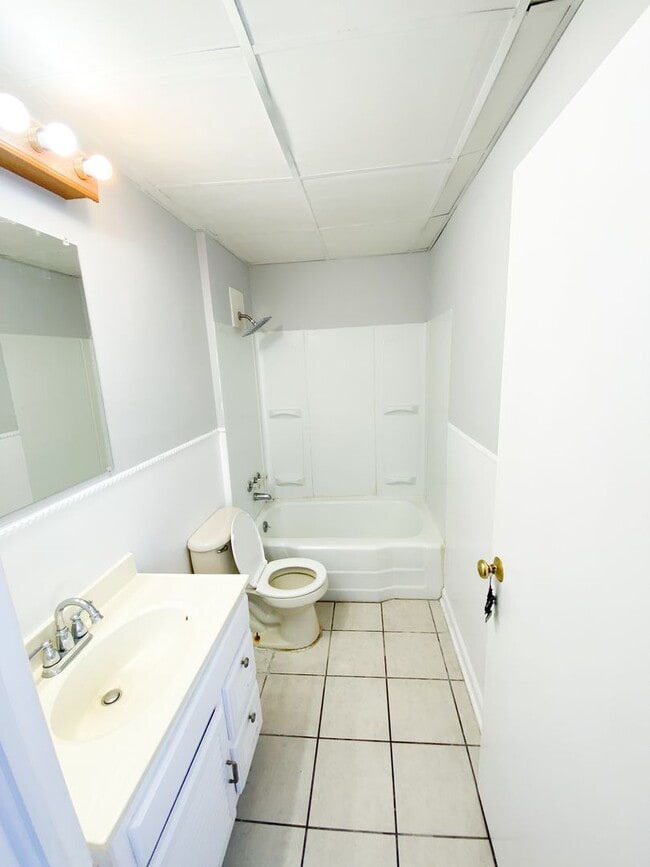 Photo - Affordable 2 bed 1 Bath House for Rent