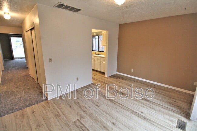 Photo - 7201 W Amity Rd