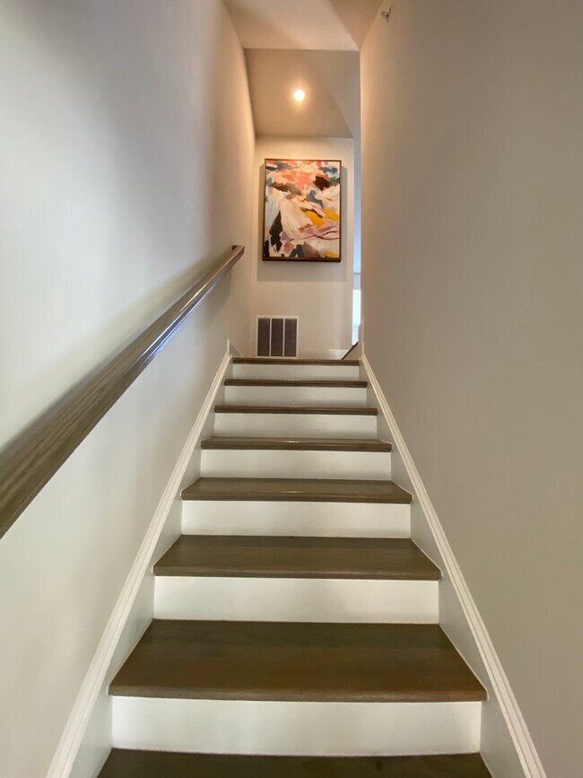 Photo - 295 Phoenix Dr