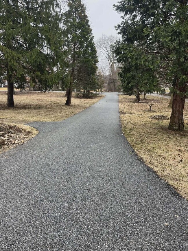 Photo - Spacious 4BR Rancher w/ Separate Basement space & Accessible Features – Sudbrook Park