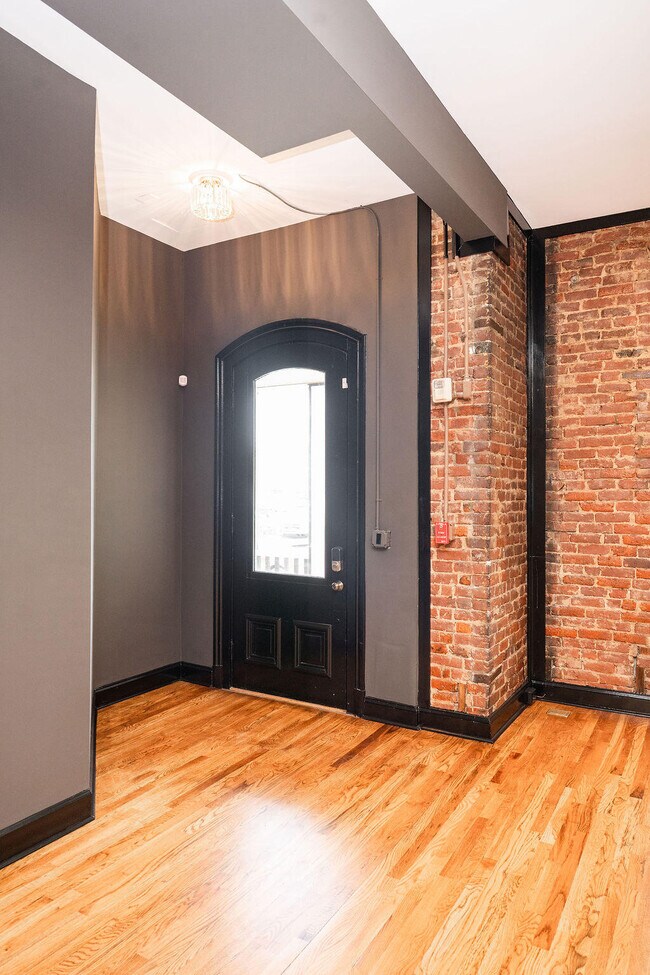 Photo - 275 S Limestone Unit 150