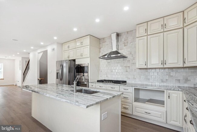 Photo - 6317 Baynton St