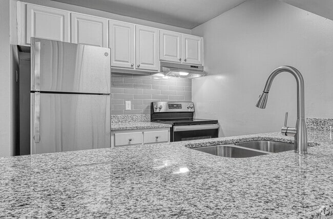 2BR, 2BA, Upgrade - 1140 SF