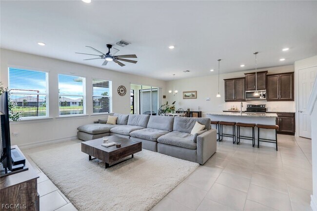 Photo - 421 Coral Reef Pl