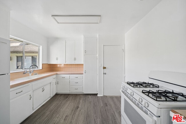 Photo - 1308 Havenhurst Dr Unit 19