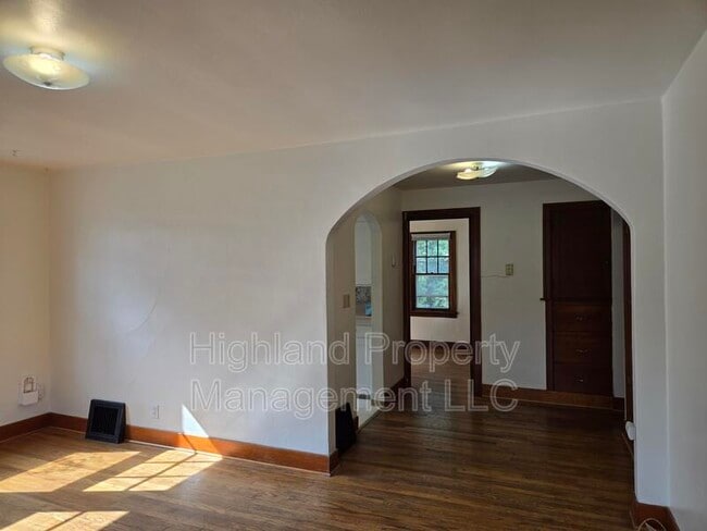Photo - 322 W Main St