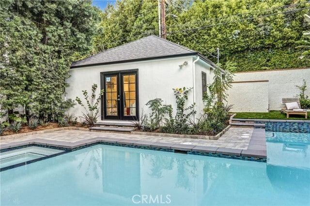 Photo - 725 N Doheny Dr
