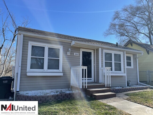 Building Photo - Two bedroom, one bathroom home for rent
