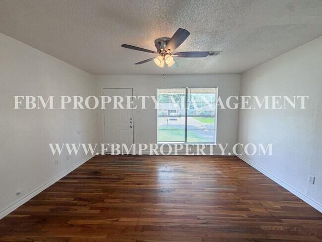 Photo - 1408 Nichols St