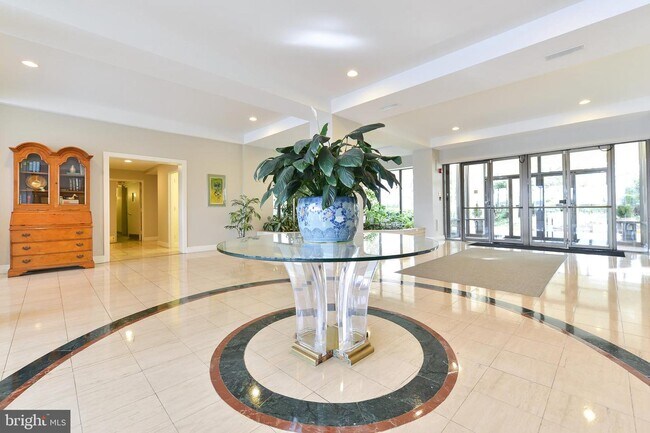 Photo - 501 Slaters Ln Unit 415