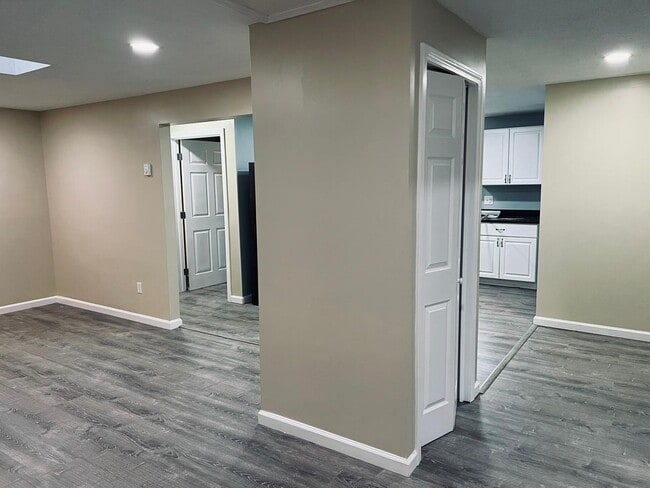 Building Photo - 1036 Chicopee St Unit A