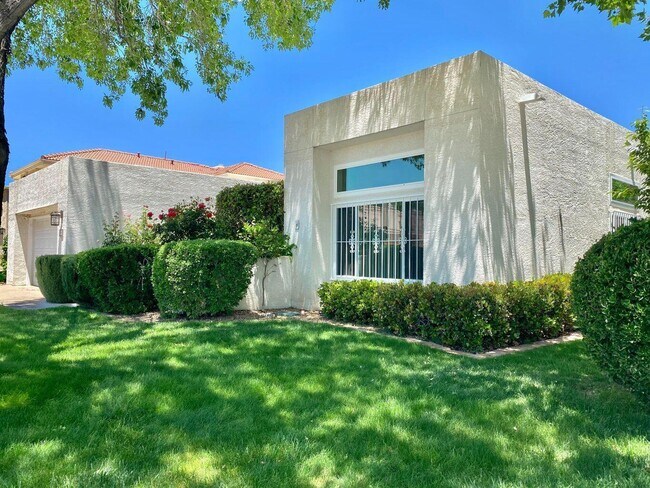 Photo - 5900 Canyon Vista Dr NE