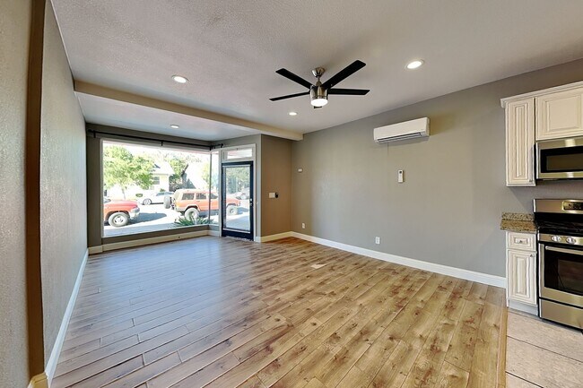 Photo - 300430144th Unit 30044th