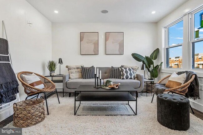 Photo - 3925 Chesterfield Ave