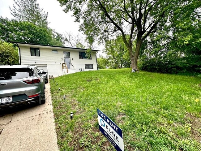 Photo - 105 N Elm St