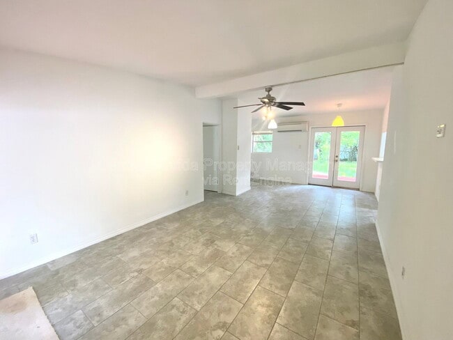 Photo - 4030 Corrine Dr