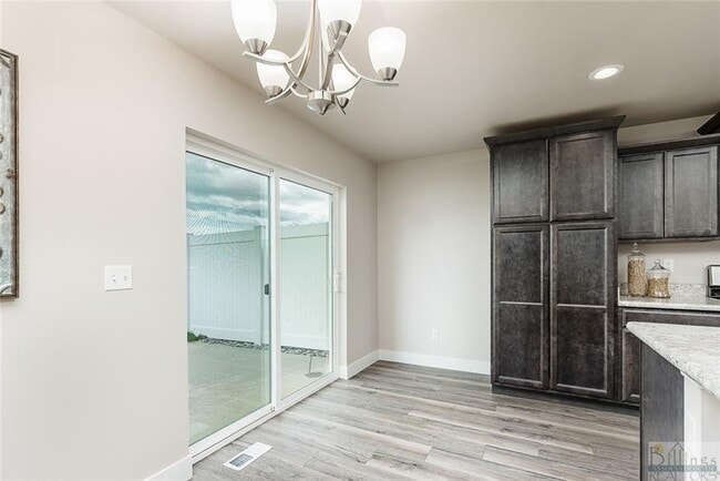 Photo - 1629 Kanga Wy